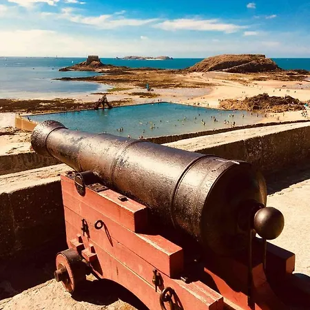 Bed & Breakfast La Petite Amelia Saint-Malo
